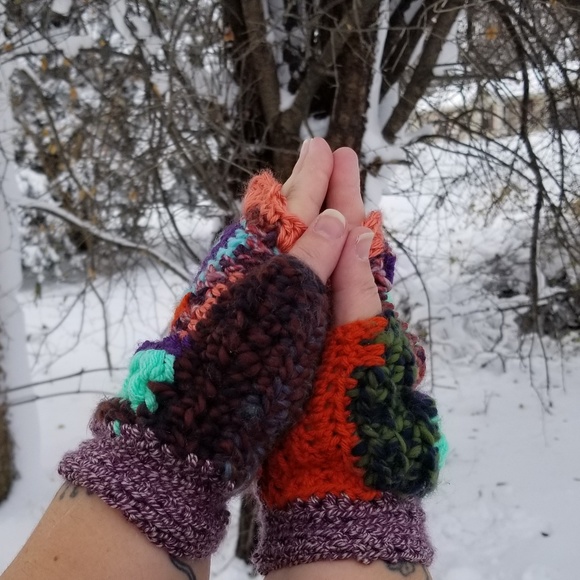 Crochet Fingerless Gloves Artisan Made - Picture 3 of 5
